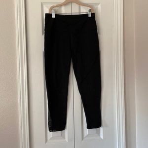 Victoria Secret sport capri leggings. Size small.